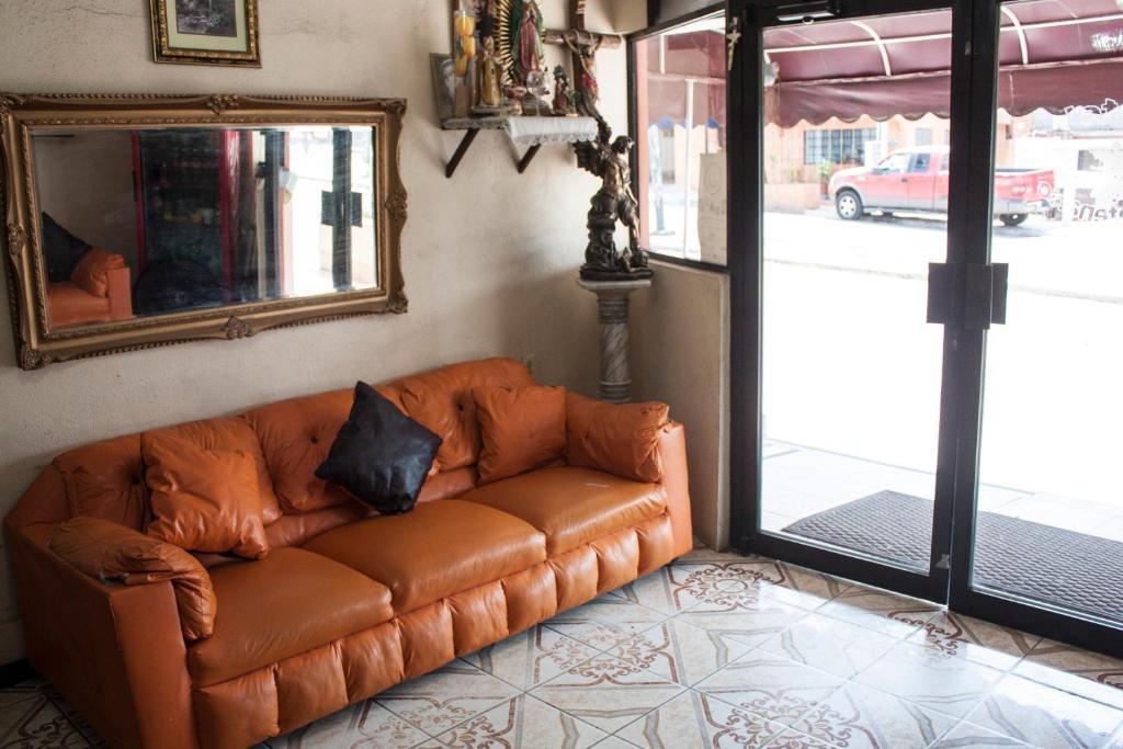 Oyo Hotel Bicentenario Tampico Kültér fotó