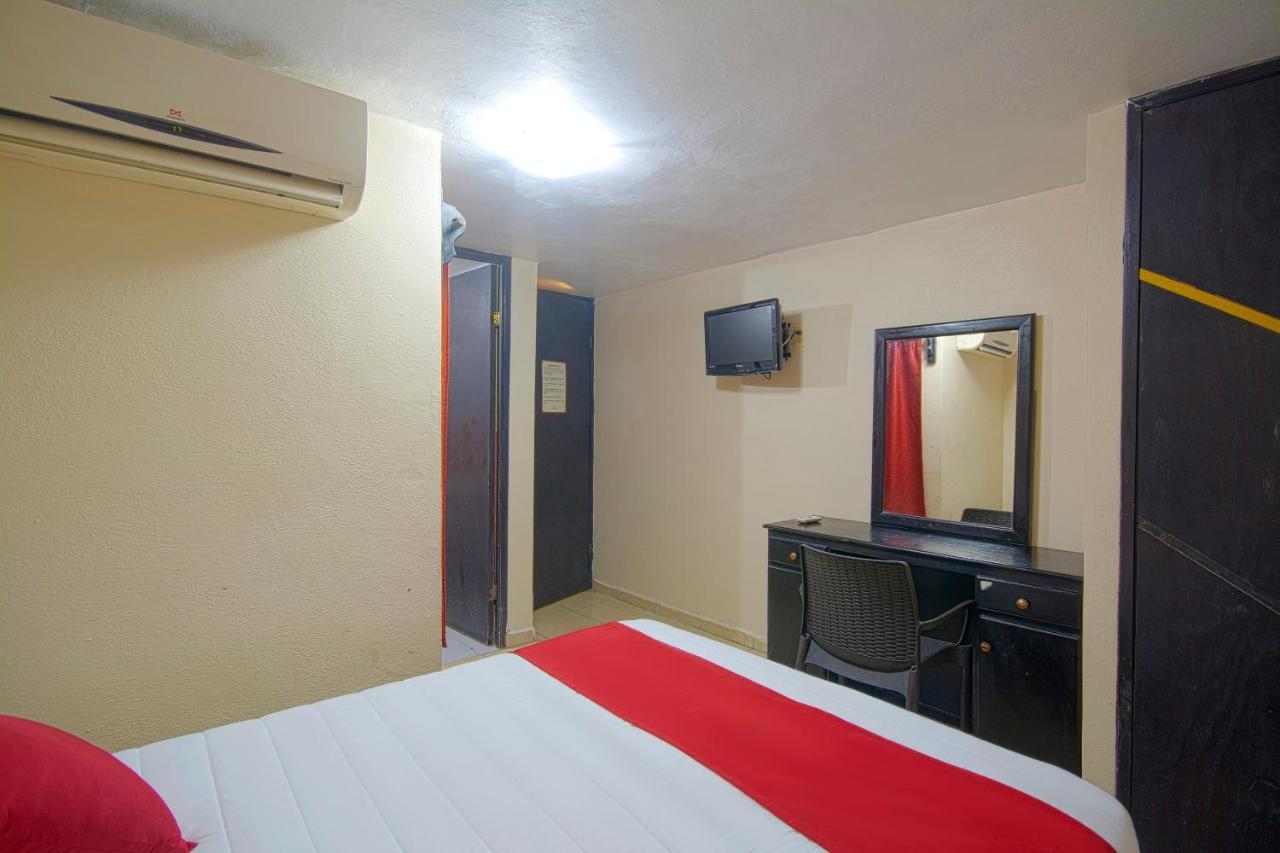 Oyo Hotel Bicentenario Tampico Kültér fotó